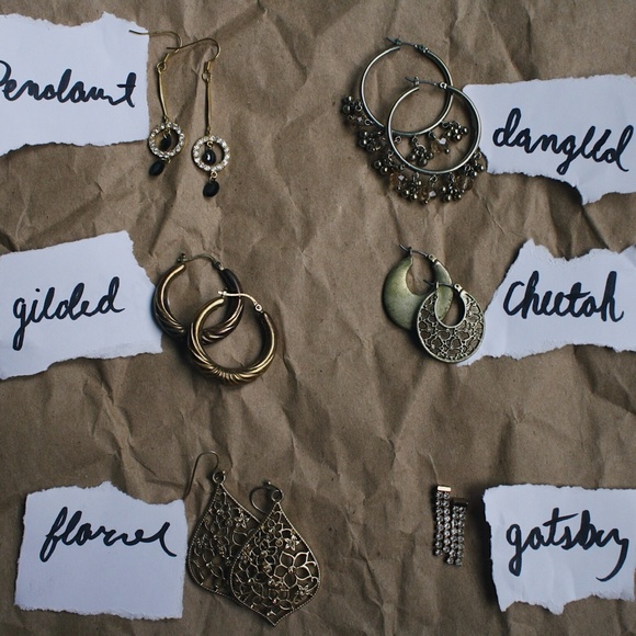 VINTAGE GATSBY INSPIRED DANGLE EARRINGS - Picture 4 of 5